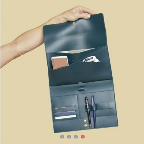 ⏬⏬👑HOST PICK👑 The Marilyn Mini Organizer Clutch - Picture 4 of 4